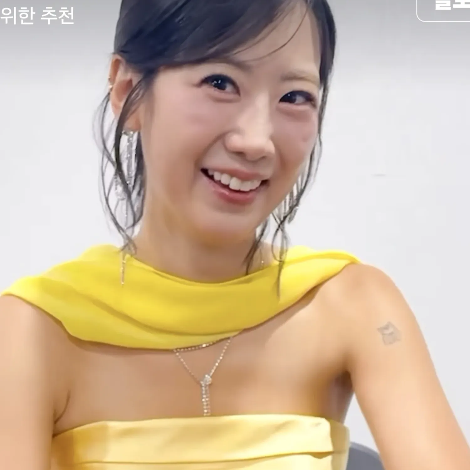 A moment captured by a fan of Kang Hyeyeon