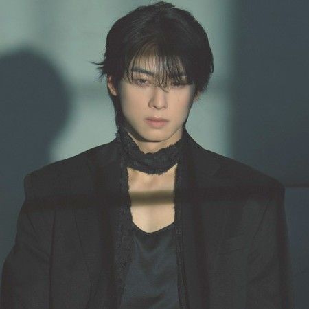 A moment captured by a fan of Cha Eunwoo