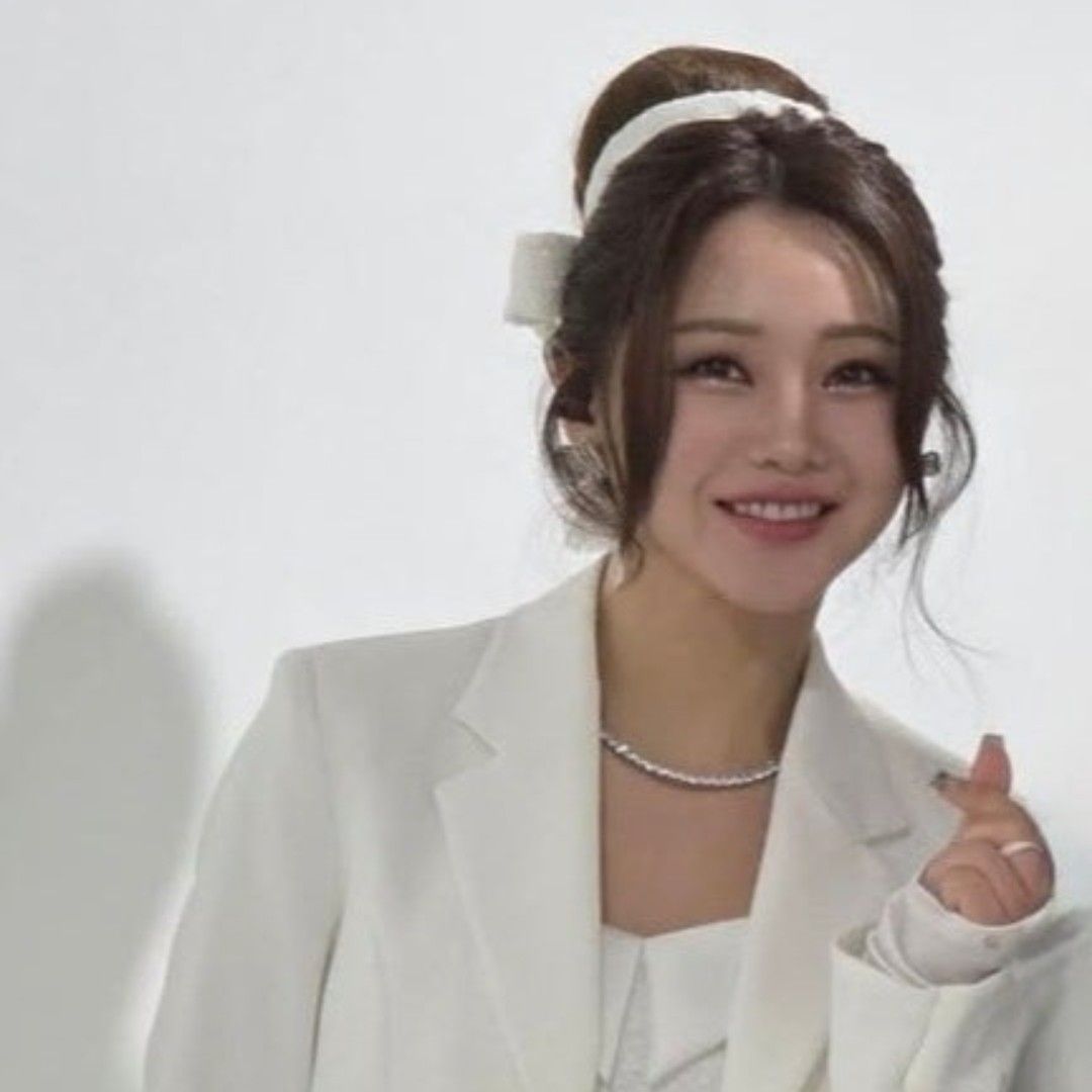 粉丝拍下的洪智允瞬间