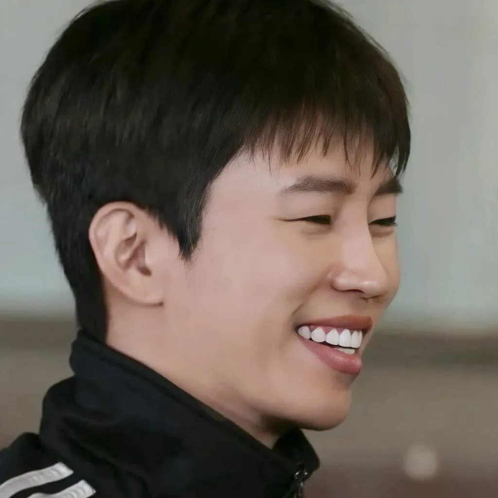 Cuplikan di balik layar dari Lim Youngwoong