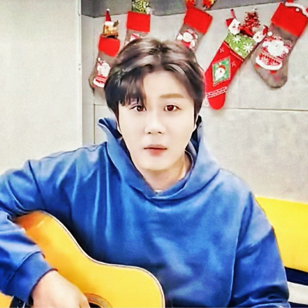 チン・ヘソンの最近の活動ショット