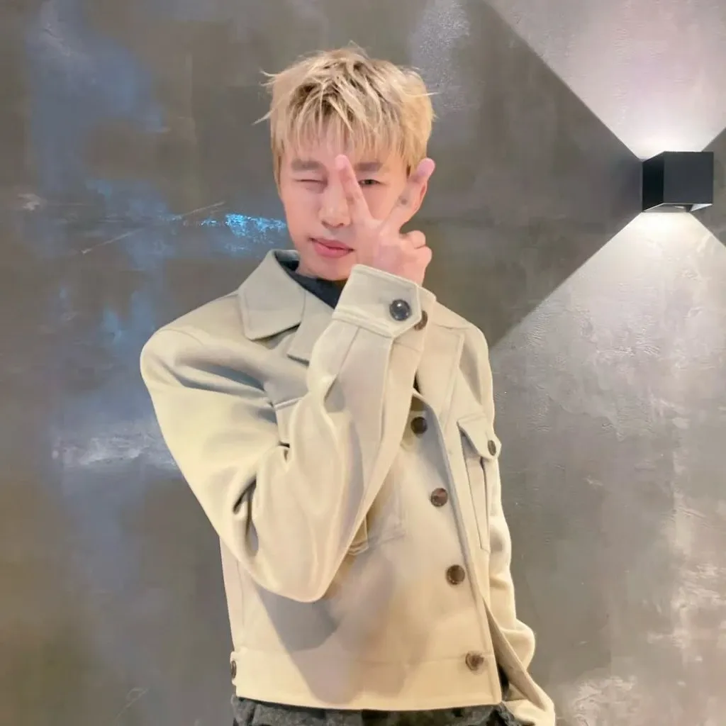 Behind-the-scenes cut of Lim Youngwoong