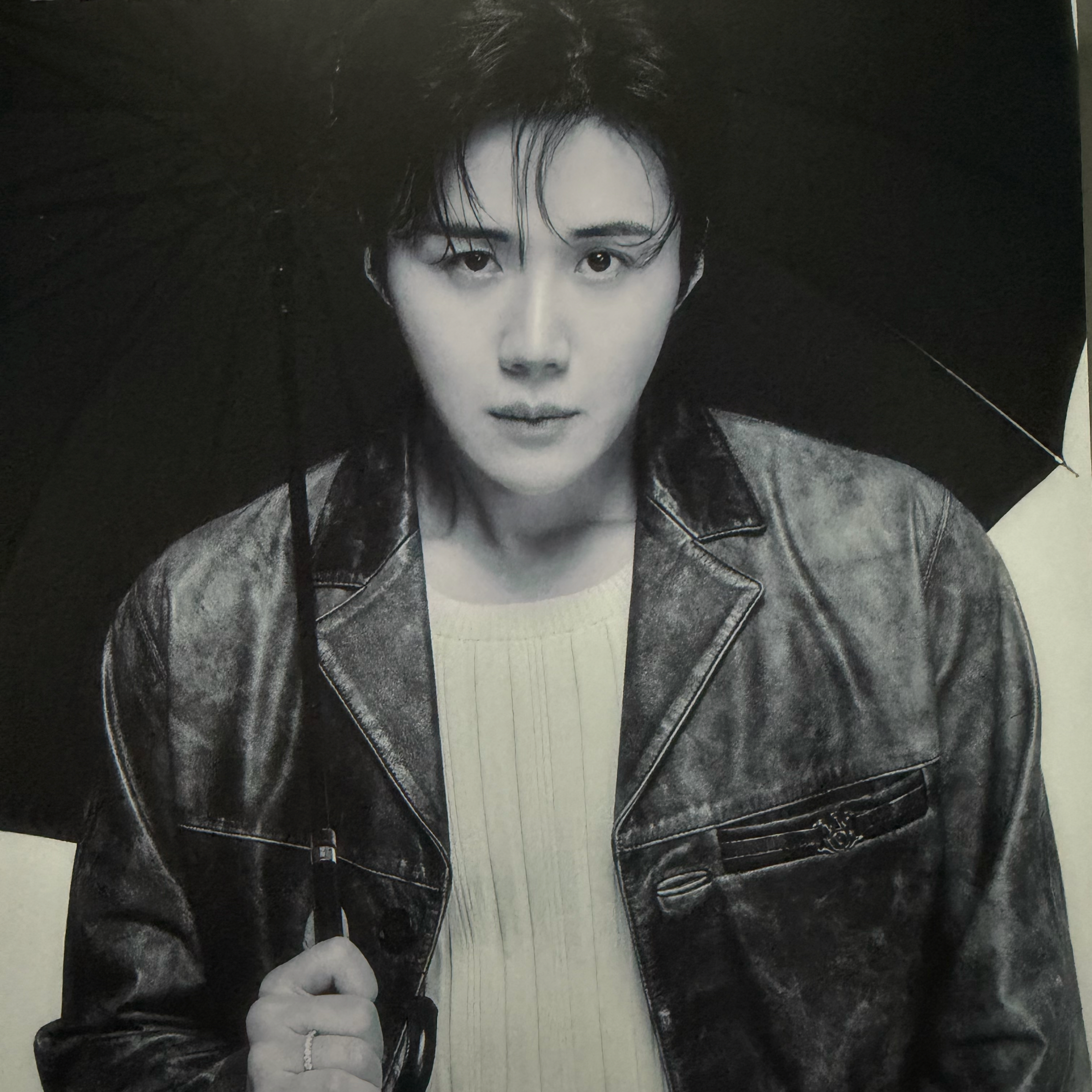 Behind-the-scenes cut of Kim Seonho