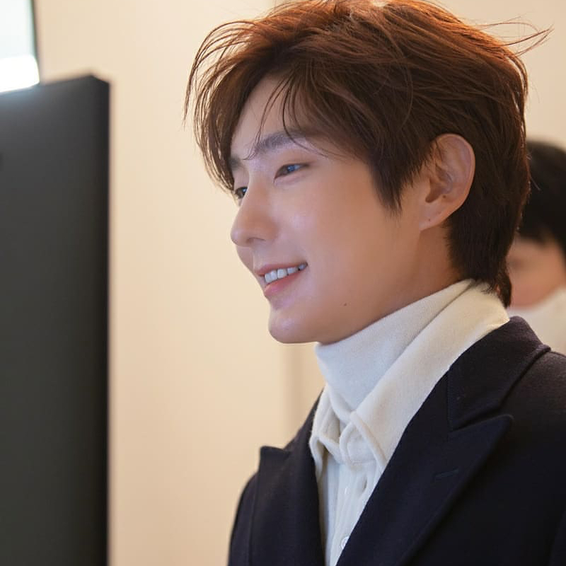 Latest photo of Lee Joongi