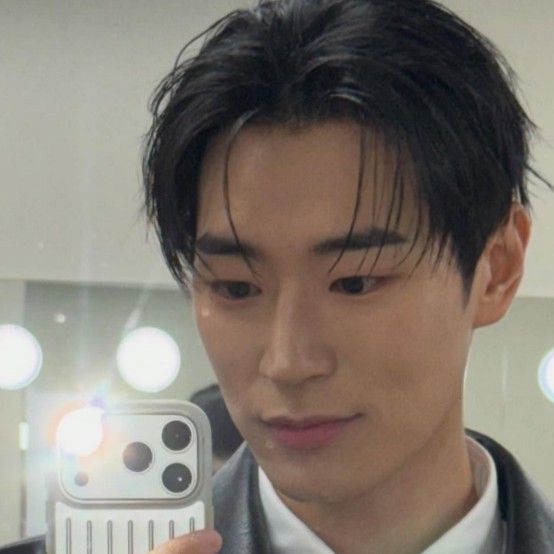 Behind-the-scenes cut of Park Seoham