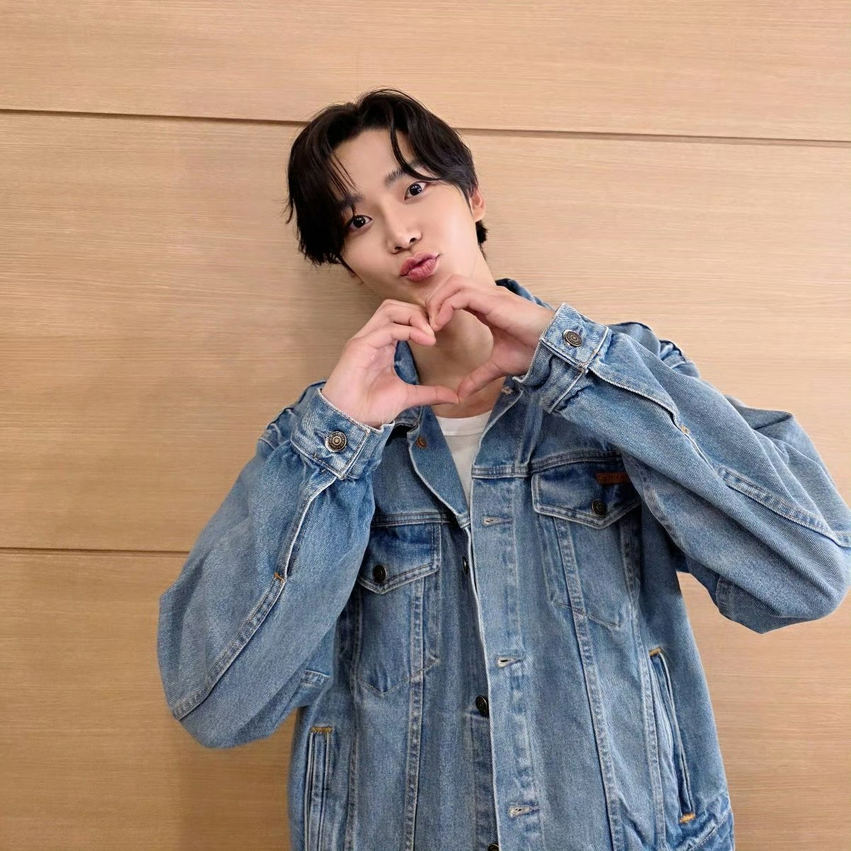 Foto terbaru dari Rowoon