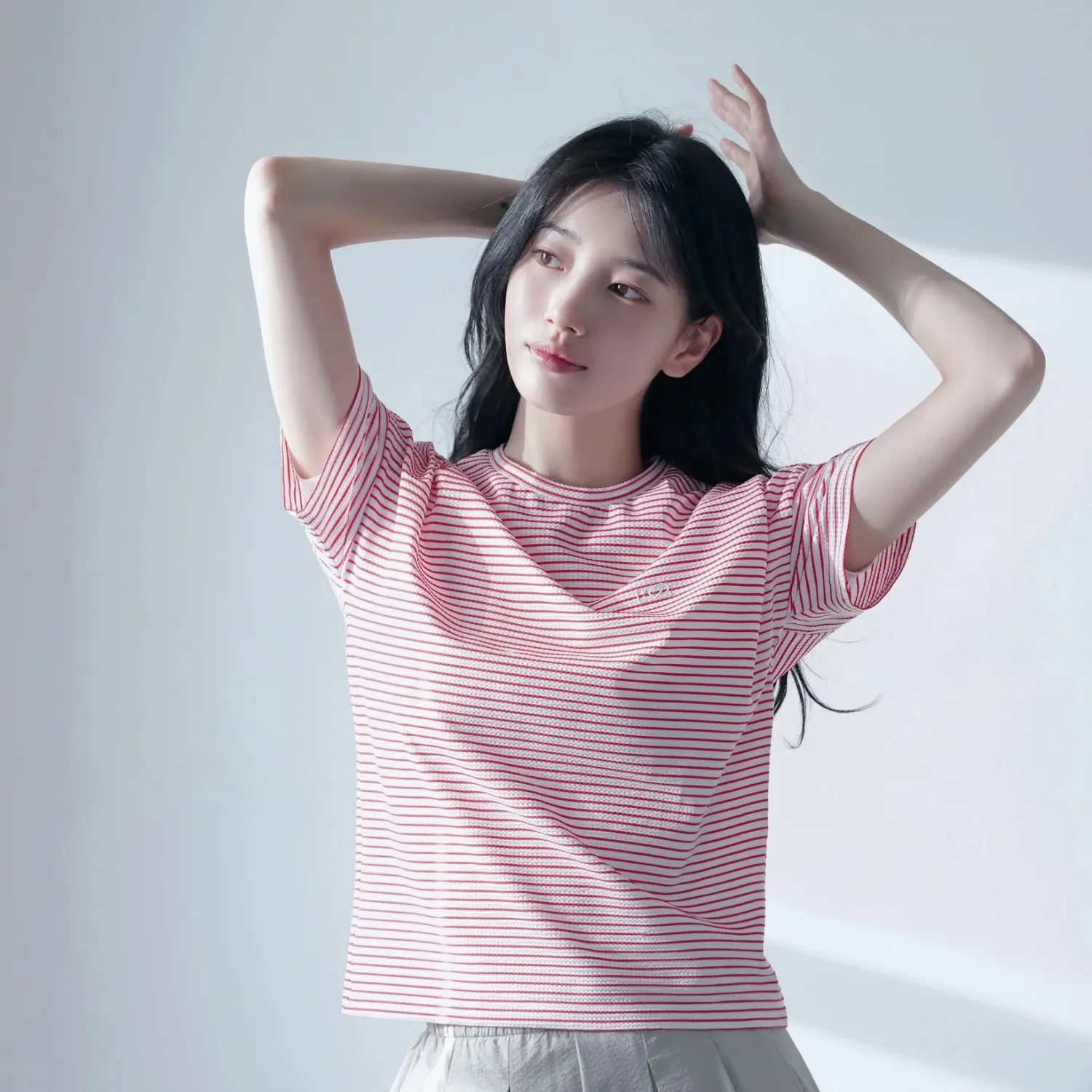 Behind-the-scenes cut of Bae Suzy
