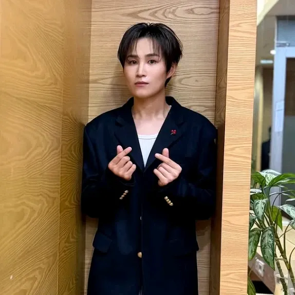 김희재의 비하인드 컷