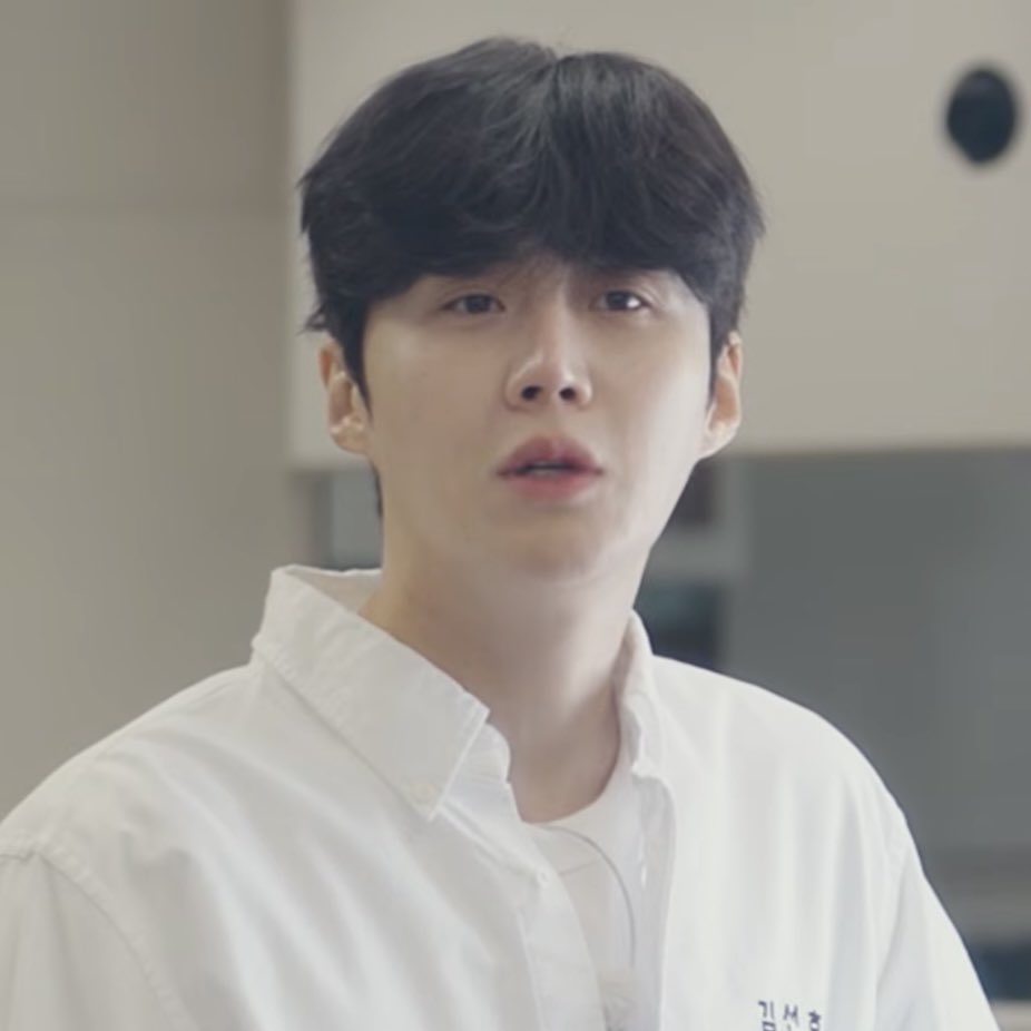 Behind-the-scenes cut of Kim Seonho