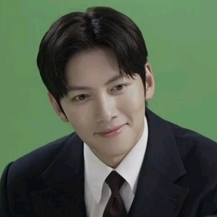 Behind-the-scenes cut of Ji Changwook