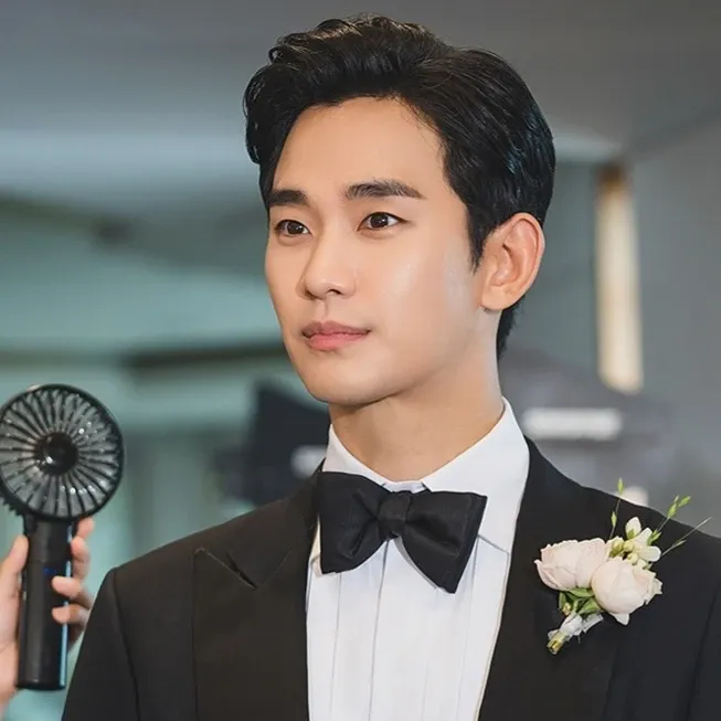 A moment captured by a fan of Kim Soohyun