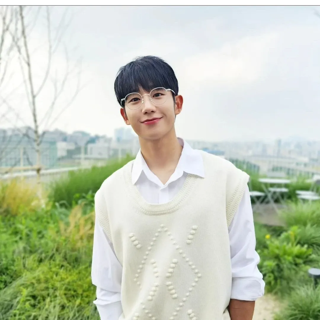 Recent activity shot of Jung Haein