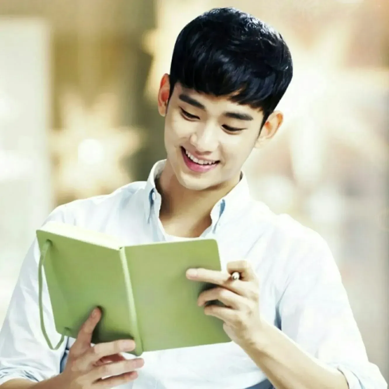 Recent activity shot of Kim Soohyun