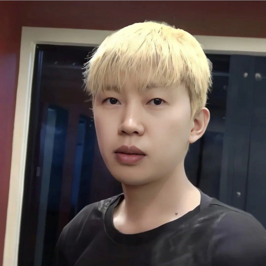 Foto terbaru dari Lim Youngwoong