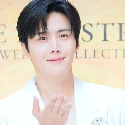 Cuplikan di balik layar dari Kim Seonho