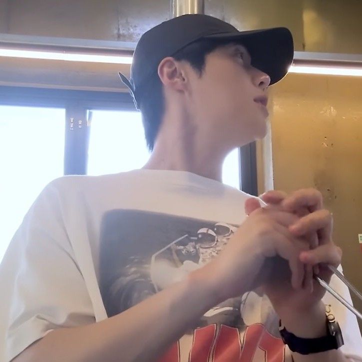 Foto terbaru dari Kim Seonho