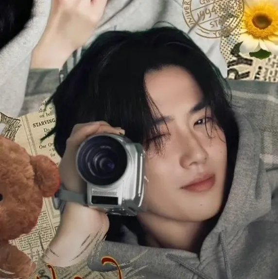A moment captured by a fan of Suho