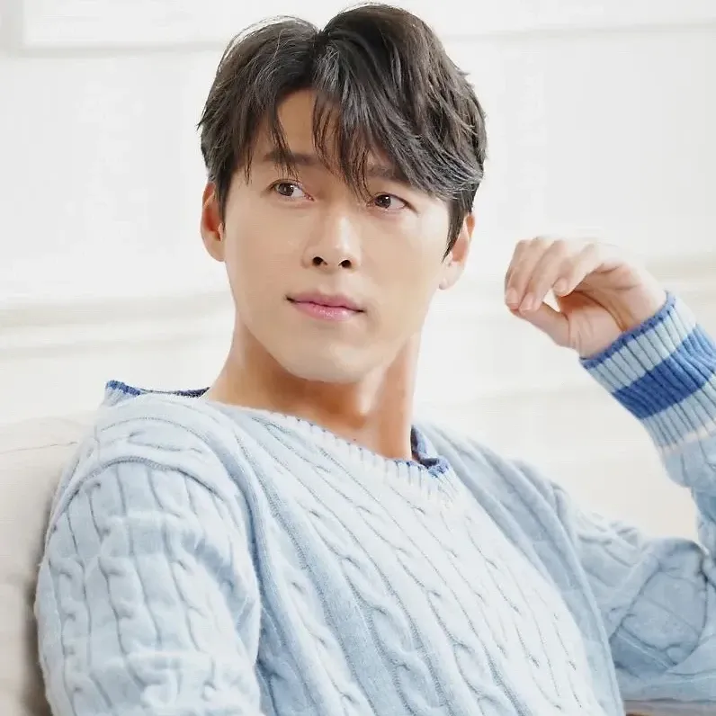 Momen yang diabadikan oleh penggemar Hyun Bin