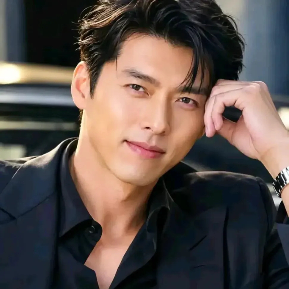 Foto kegiatan terbaru dari Hyun Bin