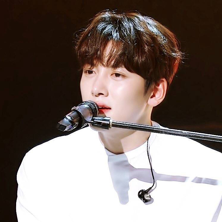 A moment captured by a fan of Ji Changwook