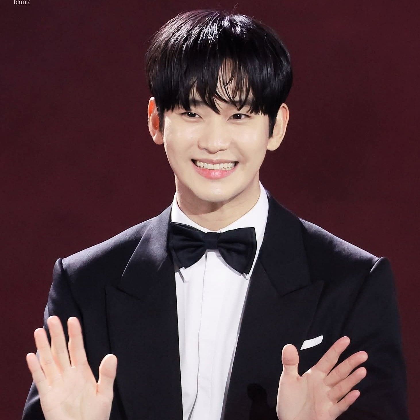 Behind-the-scenes cut of Kim Soohyun