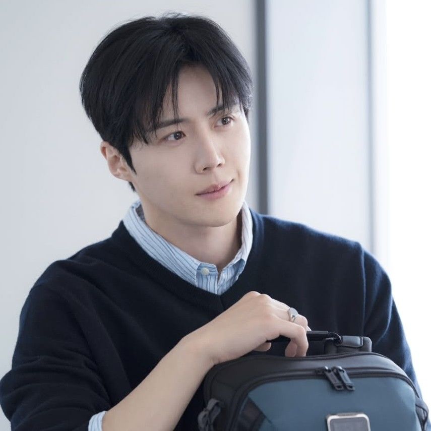 Behind-the-scenes cut of Kim Seonho