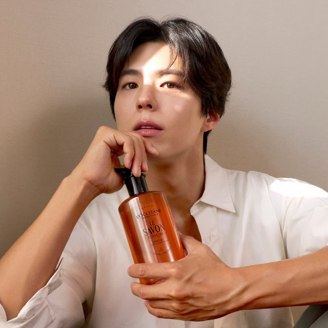 A moment captured by a fan of Park Bogum