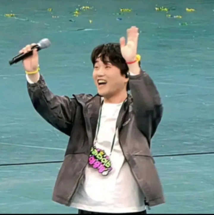 Cuplikan di balik layar dari Hwang Youngwoong
