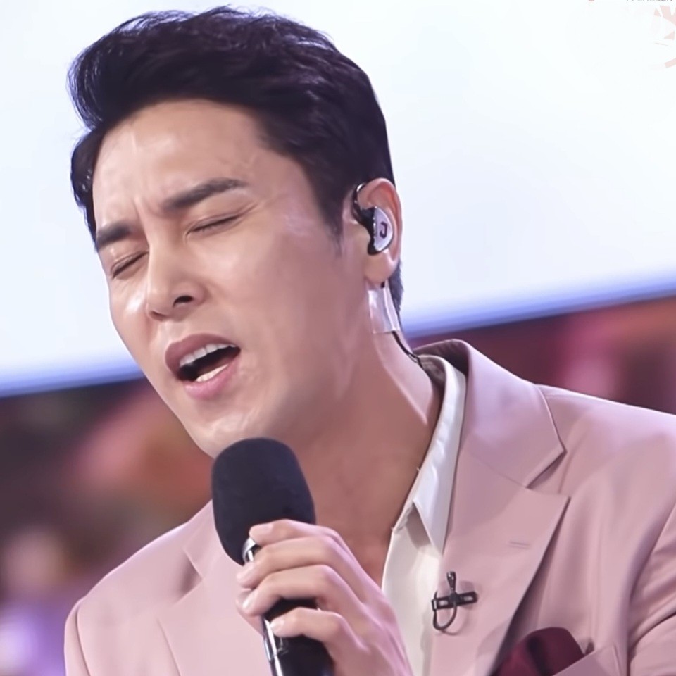 チャン・ミンホの最近の活動ショット