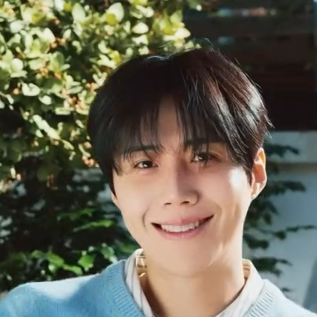 Recent activity shot of Kim Seonho