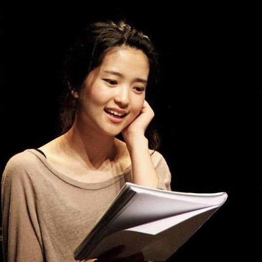 Behind-the-scenes cut of Kim Taeri