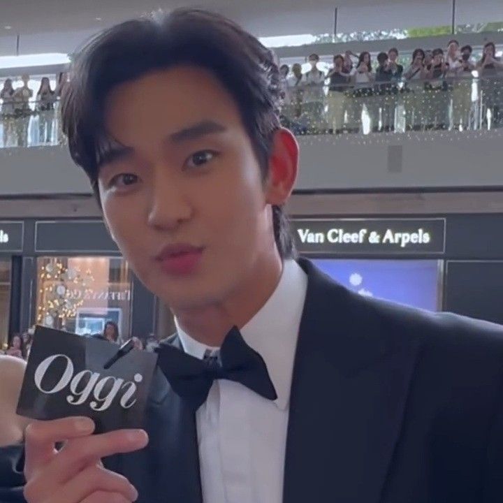 金秀賢的最新照片