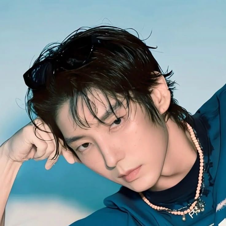 Behind-the-scenes cut of Lee Joongi