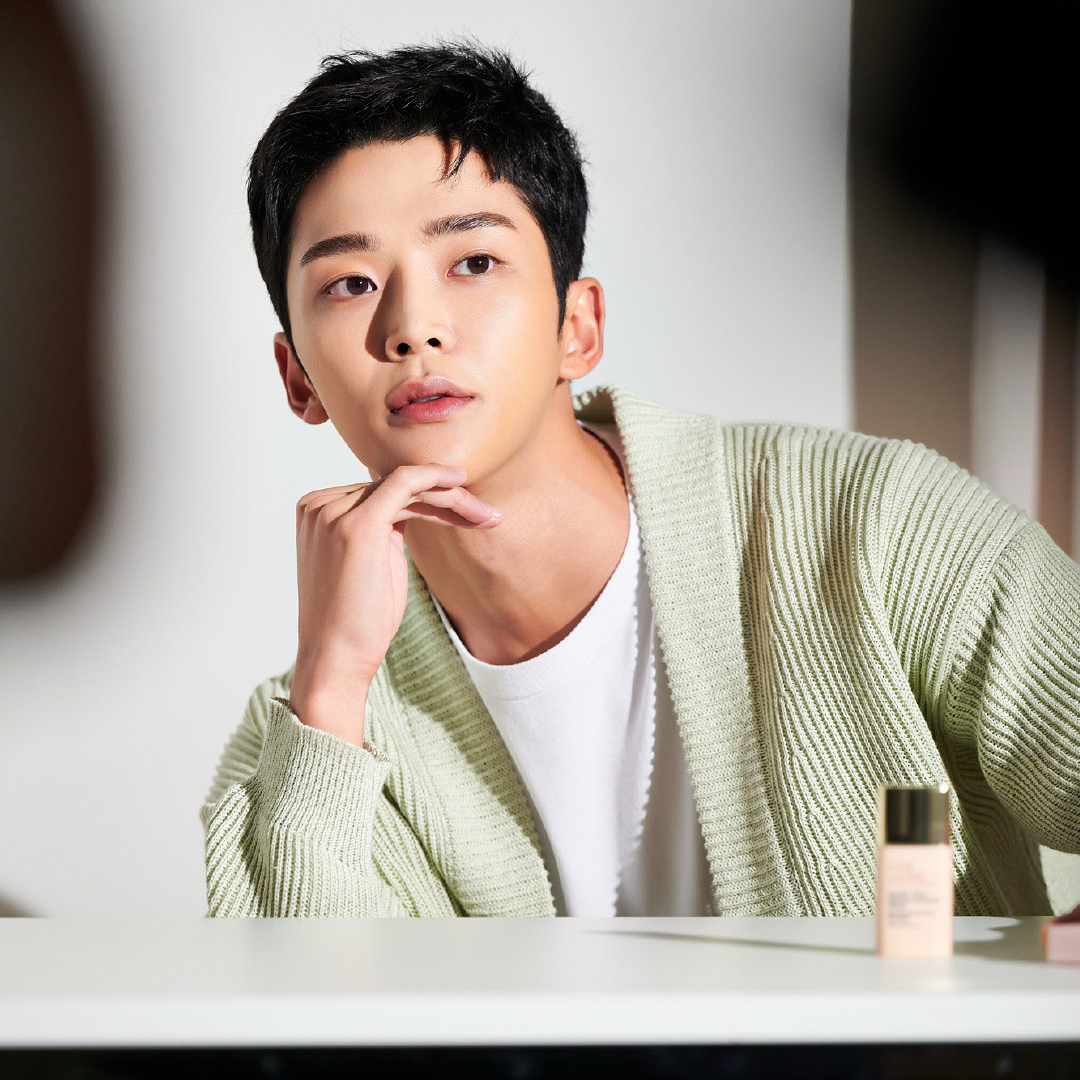 Foto terbaru dari Rowoon
