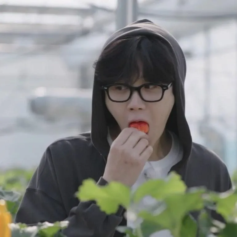 Behind-the-scenes cut of Kim Seonho