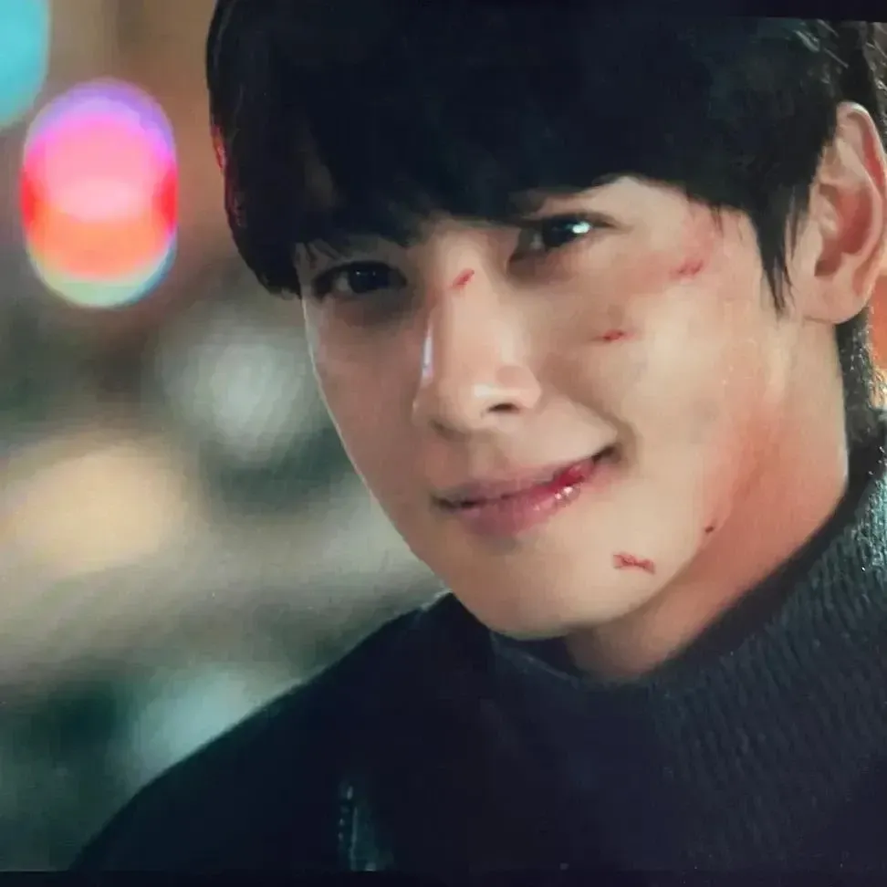 Latest photo of Cha Eunwoo