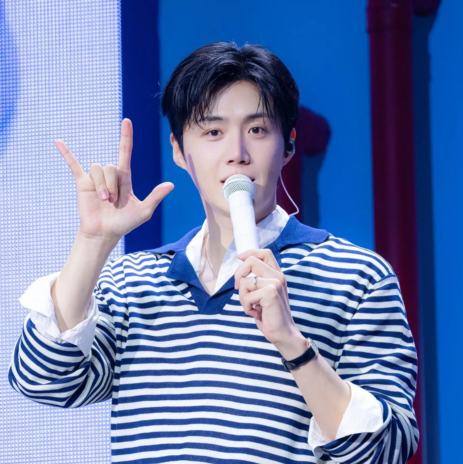 A moment captured by a fan of Kim Seonho