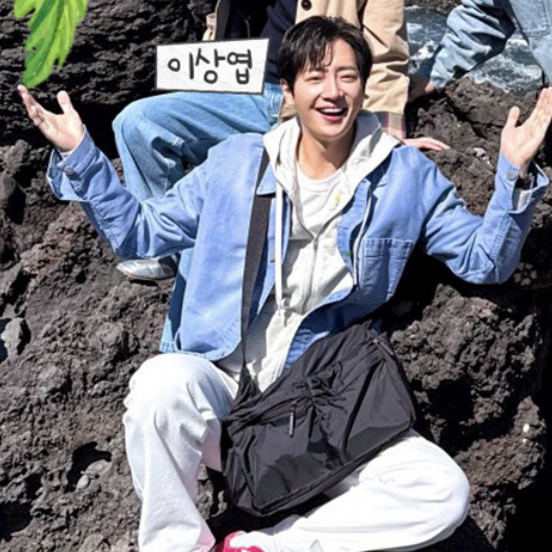 Behind-the-scenes cut of Lee Sangyeob