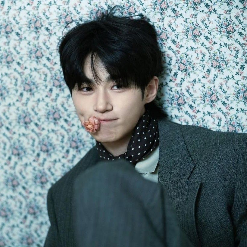 Behind-the-scenes cut of Byeon Wooseok