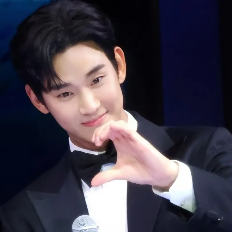 Recent activity shot of Kim Soohyun