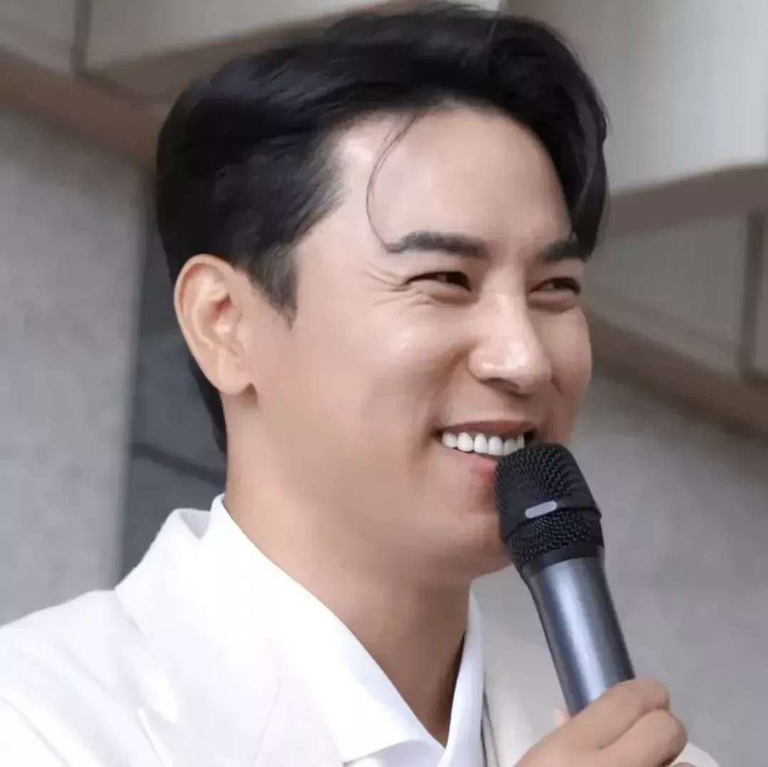Foto kegiatan terbaru dari Jang Minho