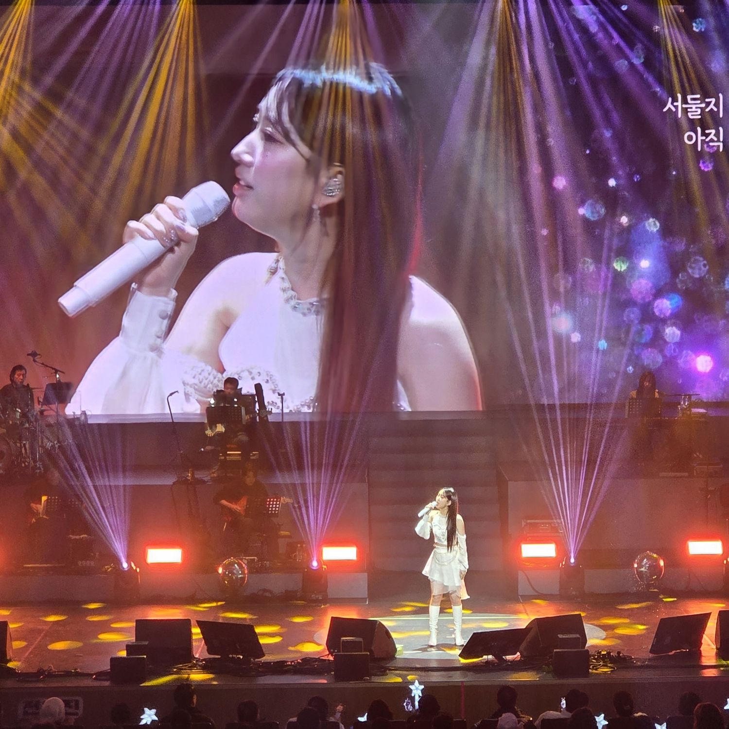 Behind-the-scenes cut of Jeon Yujin