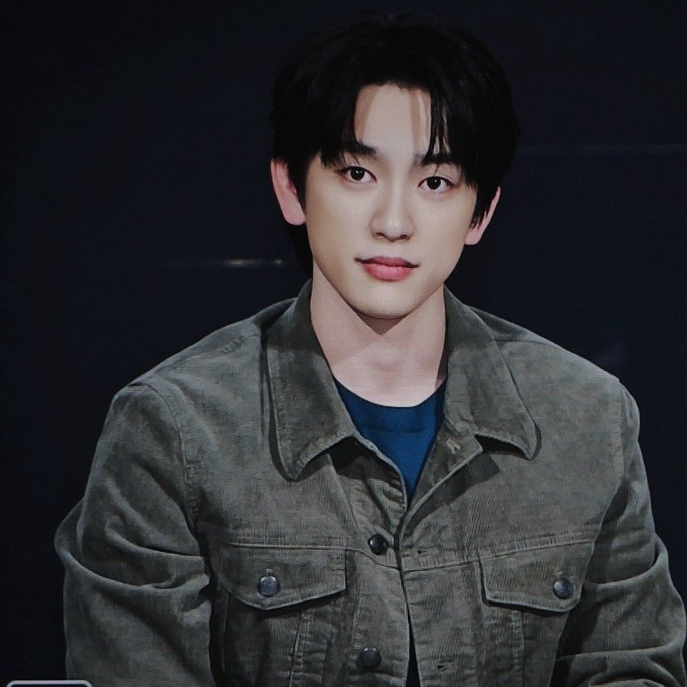 Latest photo of Park Jinyoung