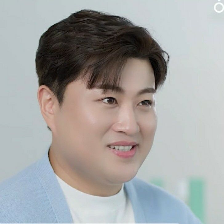 粉絲拍下的金浩中瞬間