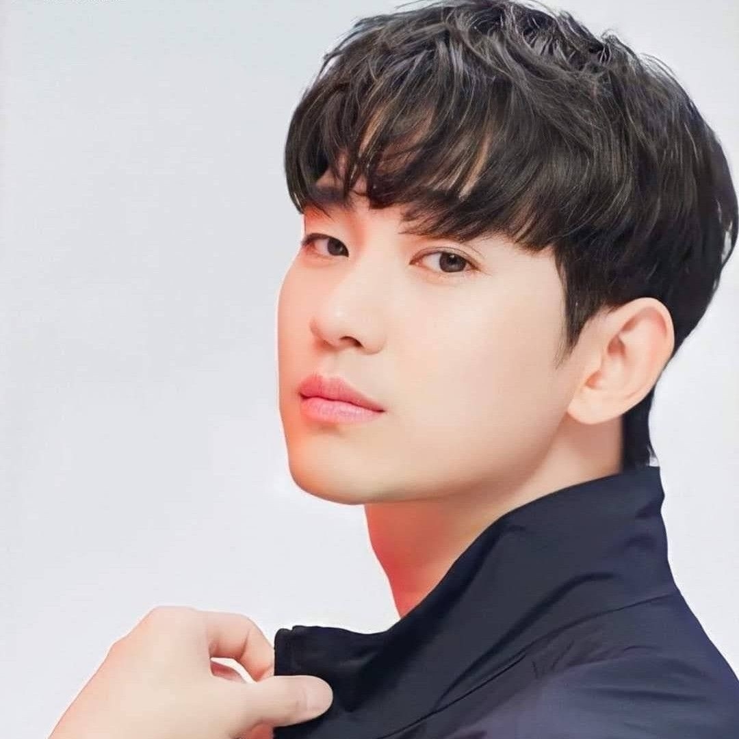 金秀贤的近期活动照