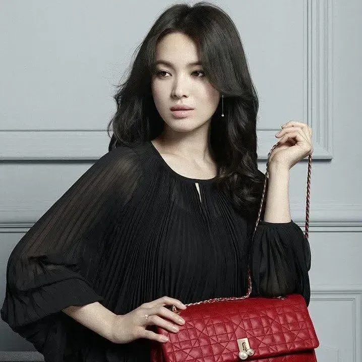Recent activity shot of Song Hyekyo