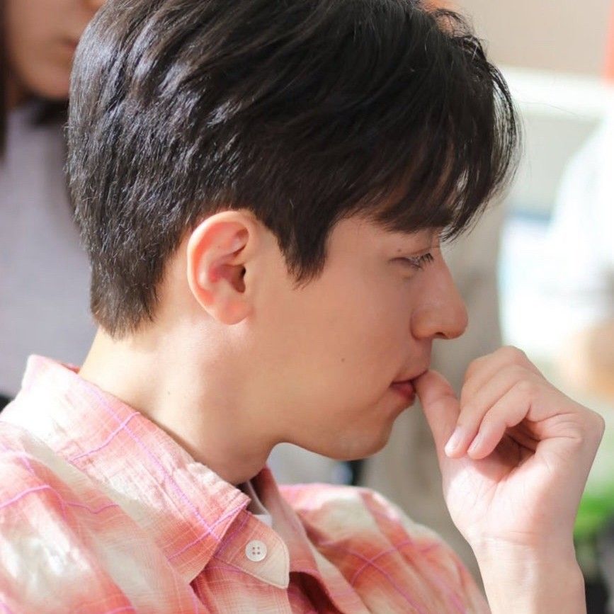 Behind-the-scenes cut of Park Jeongmin