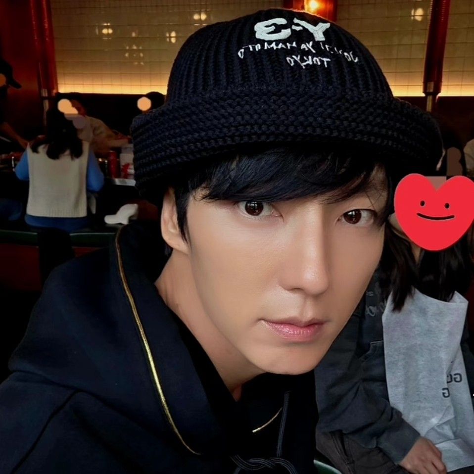 Latest photo of Lee Joongi