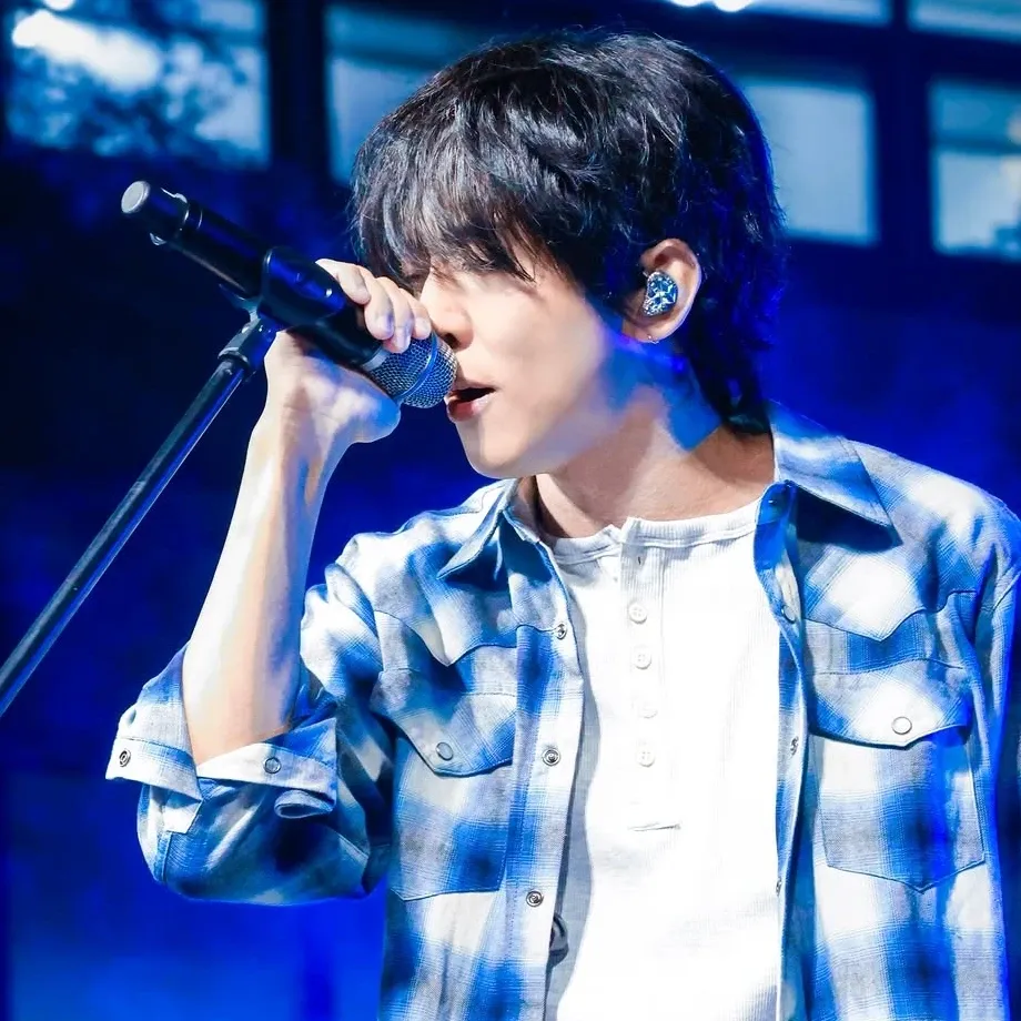 Behind-the-scenes cut of Lee Seungyoon