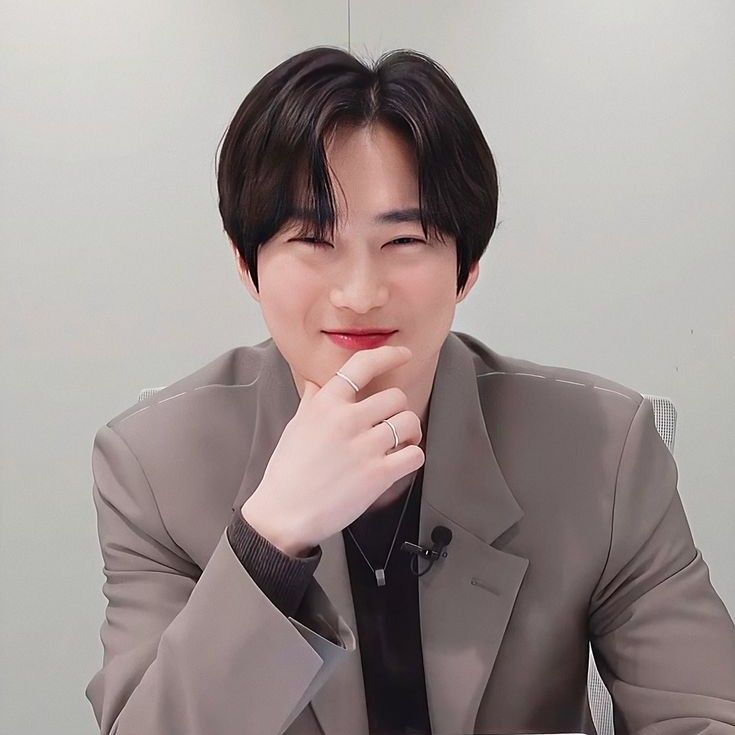 Recent activity shot of Suho